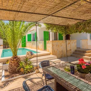 https://villa-es-pinar.balearic-islands.net